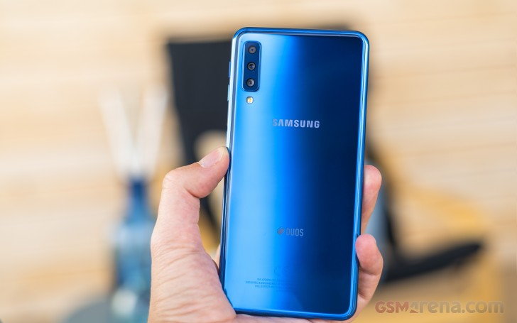 Samsung Galaxy A7 (2018) review: Design, 360-degree spin