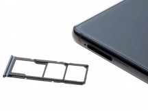 Dedicated microSD slot - Samsung Galaxy A9 (2018) review