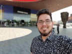 Selfies: Live Focus - f/1.7, ISO 40, 1/445s - Samsung Galaxy Note9 Hands On review