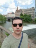 Samsung Galaxy S9+ selfies, daytime, without and with Selfie Focus (portrait mode) - f/1.7, ISO 40, 1/983s - Samsung Galaxy S9 Plus long-term review