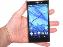 In the hand - Sony Xperia L2 review