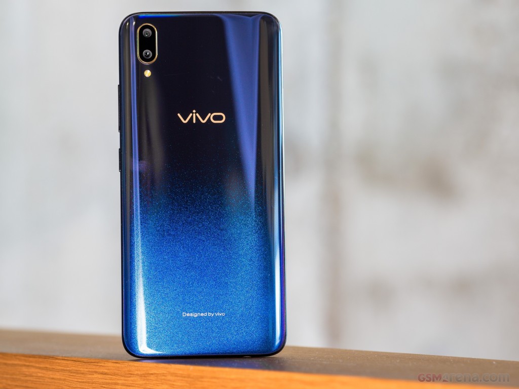 vivo V11 (V11 Pro) pictures, official photos