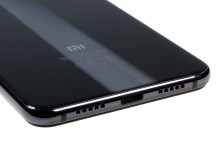 Mi 8 Lite from the side - Xiaomi Mi 8 Lite review