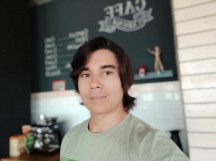 Selfie portrait samples - f/2.2, ISO 217, 1/33s - Xiaomi Mi 8 SE review