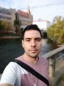 Xiaomi Mi A2 daytime selfies, Portrait mode off and on - f/2.2, ISO 100, 1/786s - Xiaomi Mi A2 long-term review