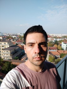 Xiaomi Mi A2 daytime selfies, Portrait mode off and on - f/2.2, ISO 100, 1/613s - Xiaomi Mi A2 long-term review