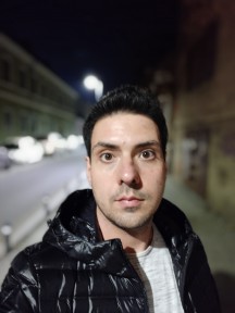 Xiaomi Mi A2 nighttime selfies, Portrait mode off and on - f/2.2, ISO 2500, 1/13s - Xiaomi Mi A2 long-term review