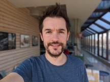 Selfie portrait samples - f/2.0, ISO 54, 1/197s - Google Pixel 4 review