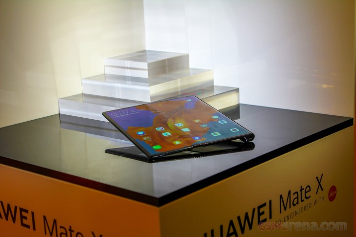Huawei Mate X hands-on review