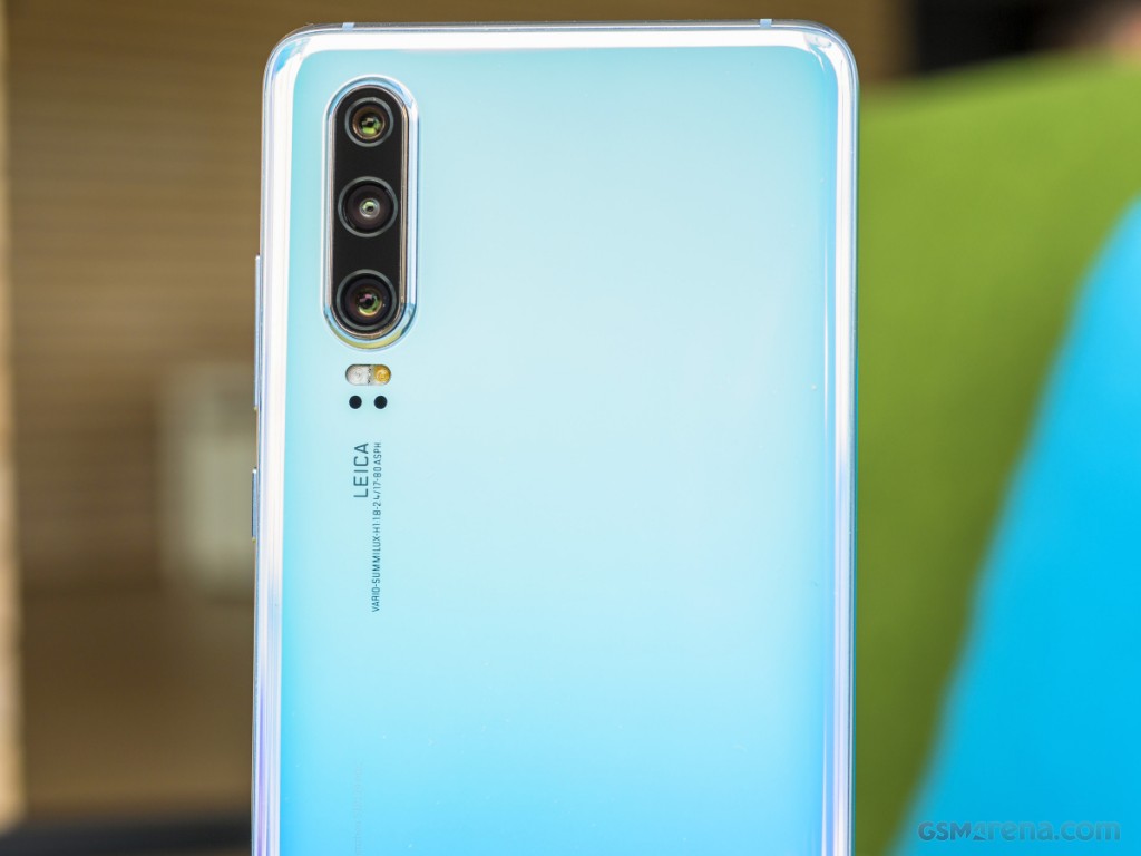 Huawei P30 pictures, official photos