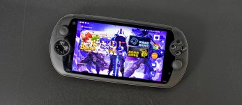 MOQI i7s Android game console review