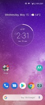 Home screen, drop-down menu, recent apps and app drawer - Motorola One Vision review