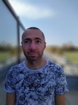 Portrait samples, people - f/1.8, ISO 102, 1/5665s - Nokia 7.2 review