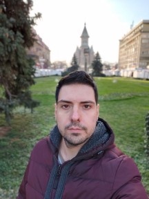 Daytime selfies (Portrait Mode on the last one) - f/2.0, ISO 100, 1/113s - OnePlus 7T long-term review