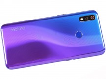 S-shape effect on the Nitro Blue - Realme 3 Pro review