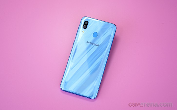 samsung galaxy a30 pics