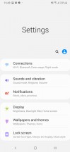 Settings and other apps are redesigned for one-handed use - Samsung Galaxy A30 review