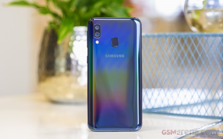 Samsung Galaxy A40 review: Design, build and 360-degree view