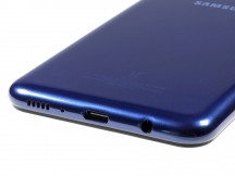 USB-C port on the bottom - Samsung Galaxy M20 review