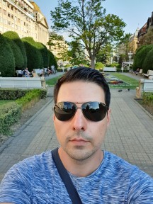 Galaxy S10+ daytime selfies - f/1.9, ISO 50, 1/425s - Samsung Galaxy S10 Plus long-term review