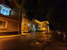 Ultra wide camera, low-light samples, Night mode - f/2.2, ISO 250, 1/4s - Samsung Galaxy S10+ review