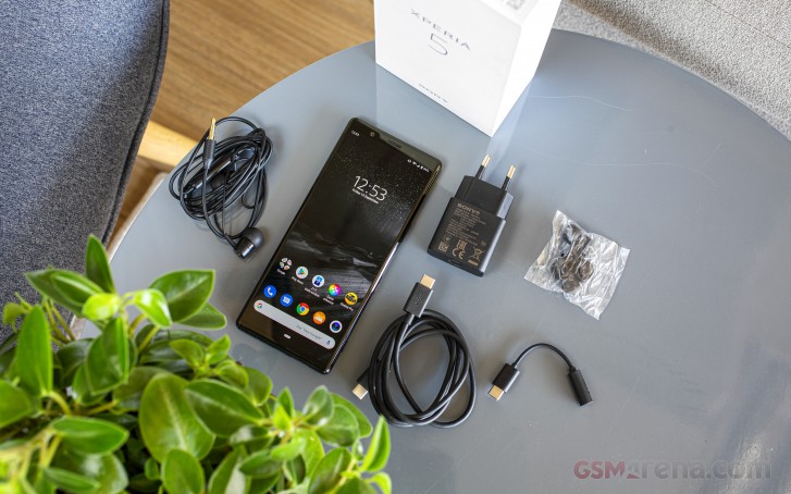 Unboxing: Sony Xperia 5 V 