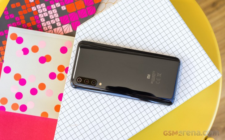 【美品】 Xiaomi Mi 9 6/128 - Piano Black