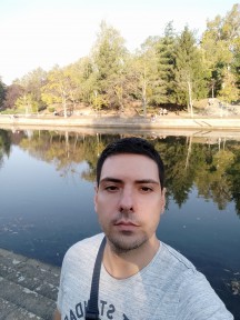 Daytime selfies, normal and Portrait mode - f/2.2, ISO 100, 1/531s - Xiaomi Mi 9T Pro long-term review