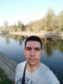 Daytime selfies, normal and Portrait mode - f/2.2, ISO 100, 1/672s - Xiaomi Mi 9T Pro long-term review
