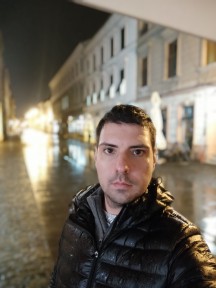 Nighttime selfies, Portrait mode - f/2.2, ISO 2256, 1/17s - Xiaomi Mi 9T Pro long-term review