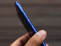 Right side - Xiaomi Redmi Note 7 Pro review