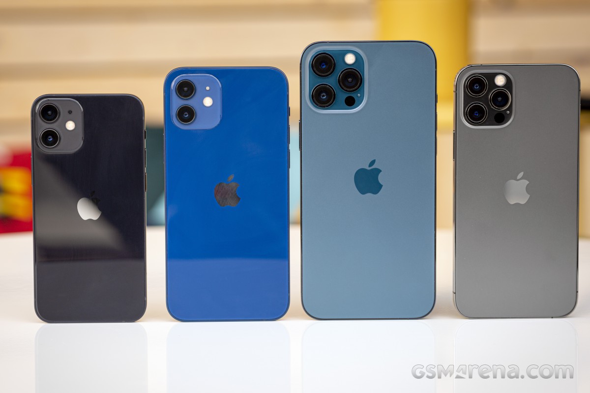 First look: Apple iPhone 12 Pro Max, iPhone 12 Mini versus iPhone SE