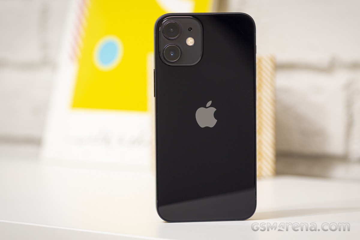 iPhone 12 Mini Black Unboxing & First Impressions 