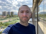 Apple iPhone SE (2020) 7MP selfie portraits - f/2.2, ISO 20, 1/213s - Apple iPhone SE 2020 review