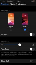 Dark Mode - Apple iPhone SE 2020 review