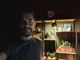 Low-light selfie samples: Galaxy Note20 Ultra - f/2.2, ISO 2500, 1/13s - Flagship camera comparison, fall 2020