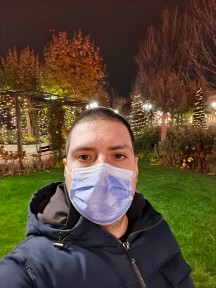 Selfie samples, day and night - f/2.4, ISO 1000, 1/25s - Huawei Mate 40 Pro long-term review