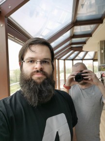 Huawei Mate Xs selfie samples - f/1.8, ISO 50, 1/181s - Huawei Mate Xs review