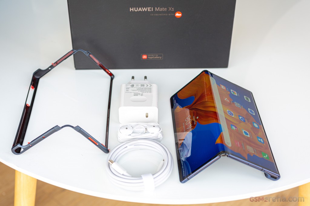 Huawei Mate Xs pictures, official photos