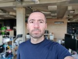 Selfie portraits, 16MP - f/2.5, ISO 250, 1/50s - OnePlus 8T review