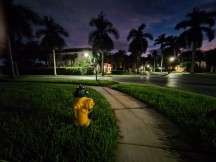 Ultra-wide Nightscape off vs on - f/2.2, ISO 5000, 1/4s - OnePlus 8T hands-on review