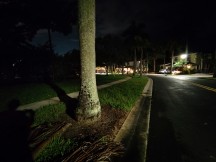 Ultra-wide Nightscape off vs on - f/2.2, ISO 5000, 1/4s - OnePlus 8T hands-on review