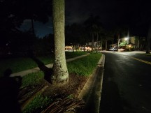 Ultra-wide Nightscape off vs on - f/2.2, ISO 5000, 1/4s - OnePlus 8T hands-on review