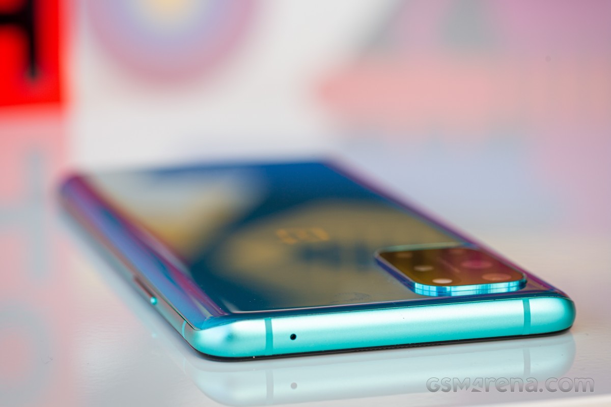 oneplus 8t curved display