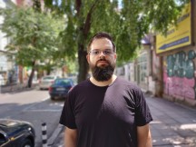 OnePlus Nord 1x portrait samples: On - f/1.8, ISO 250, 1/100s - OnePlus Nord review