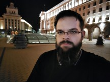 OnePlus Nord low-light selfie samples - f/2.5, ISO 12500, 1/10s - OnePlus Nord review