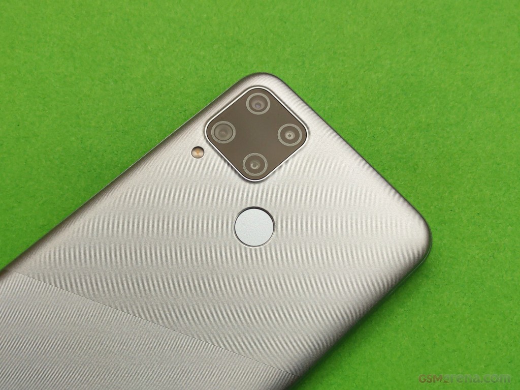 Realme C15 pictures, official photos