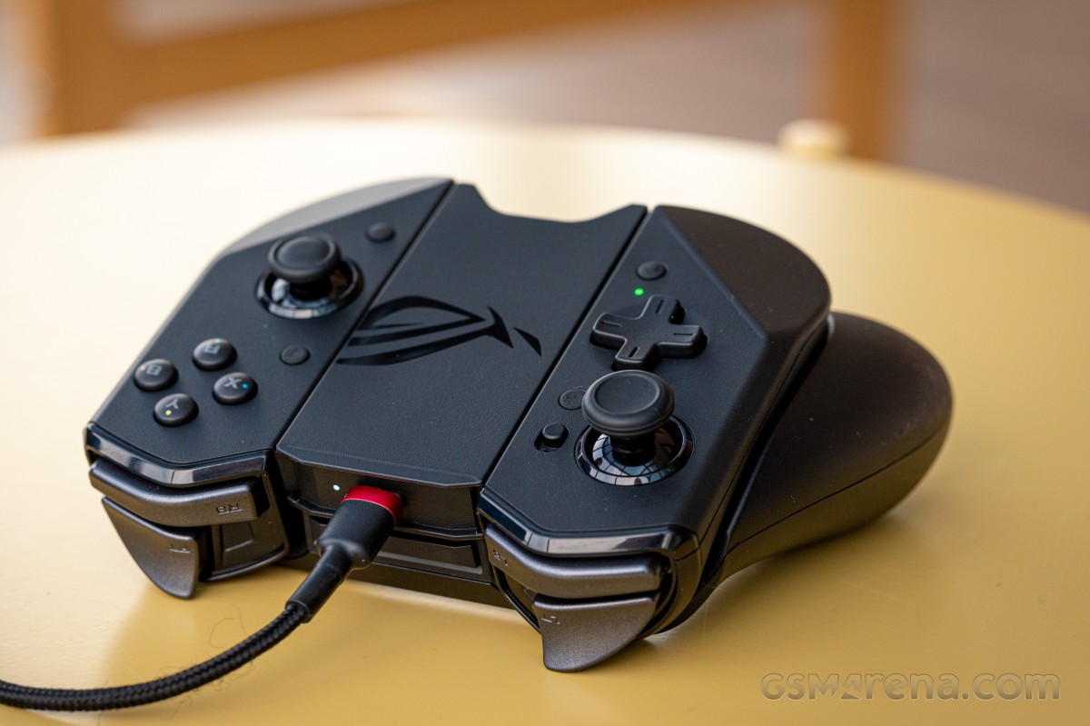 ASUS ROG Kunai 3 Gamepad & TwinView Dock 3 review: Kunai 3 Gamepad