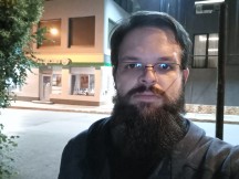 Low-light selfie samples - f/2.2, ISO 3200, 1/8s - Samsung Galaxy A31 review