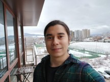 Selfies: Normal - f/2.2, ISO 64, 1/100s - Samsung Galaxy S10 Lite review
